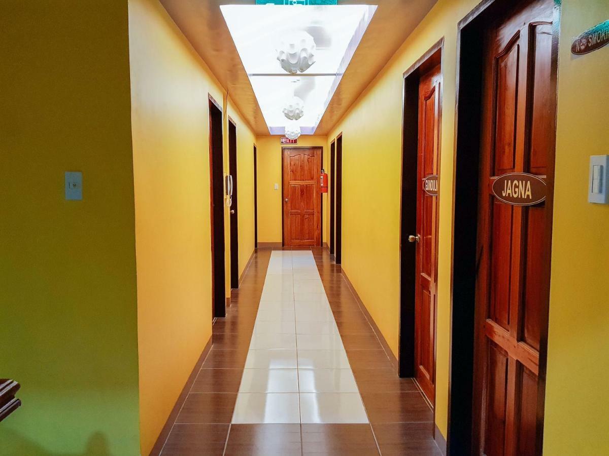 Hotel Reddoorz Near Ramiro Community Hospital Totolan Exterior foto